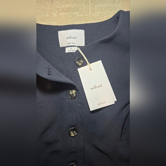 NWT Aritzia Wilfred Regal Vest Black Size 6 Slim-fit button-up - Picture 3 of 5